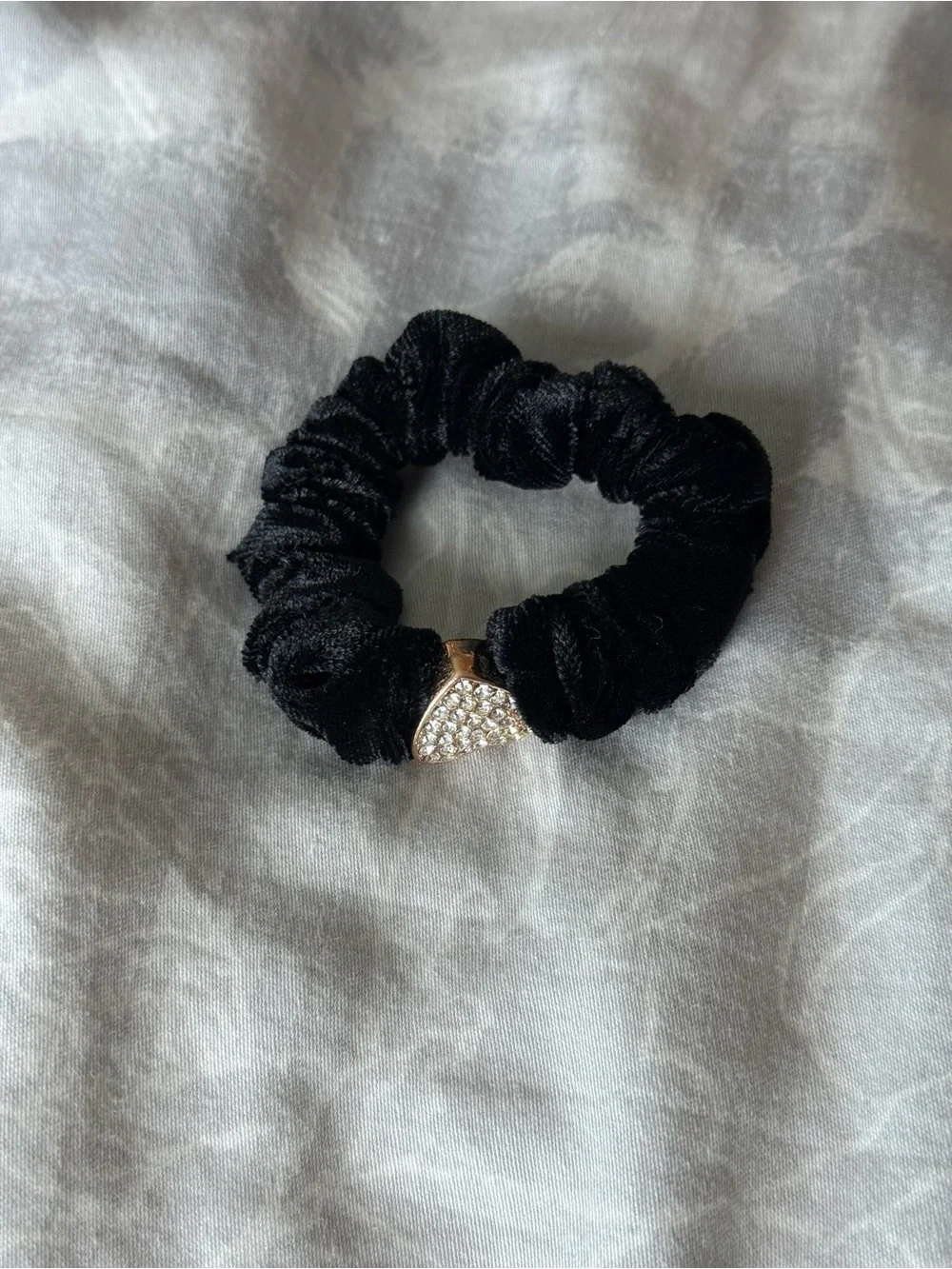 Velvet Heart Charm Scrunchie - Black